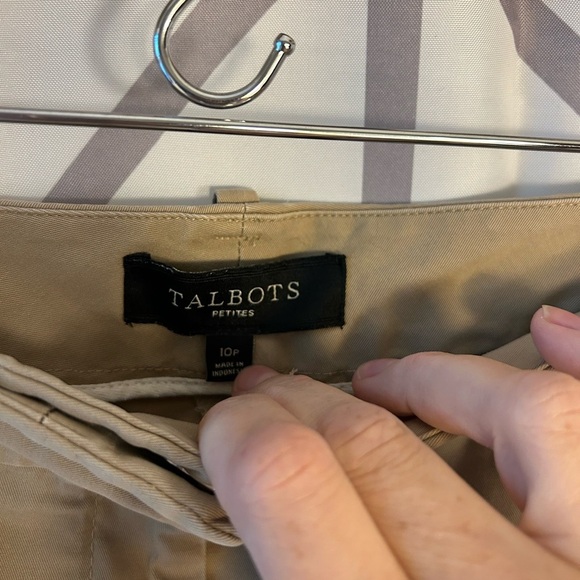 Talbots Beige Women's Shorts - Picture 3 of 4